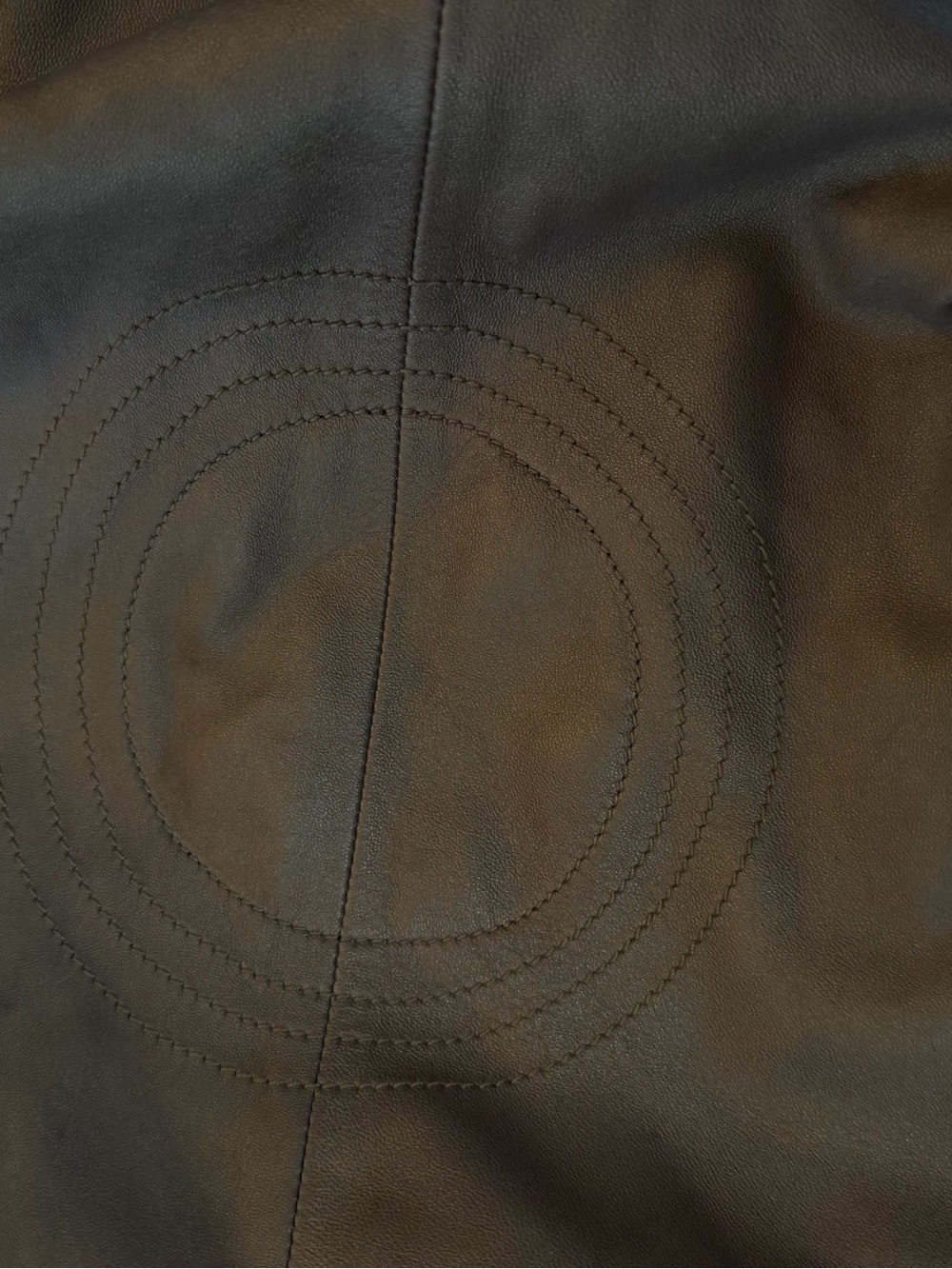 Loewe Taupe Leather Shoulder Bag with Embossed Anagram - Picture 4 of 12